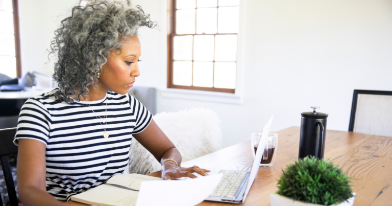 Financial experts say these 8 signs mean you're ahead on retirement planning