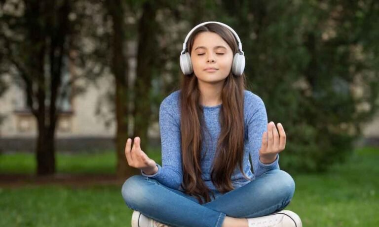 Mindfulness & meditation to manage stress, anxiety for youth Mindfulness & meditation to manage stress, anxiety for youth