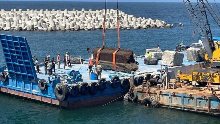 Ancient Blocks From the Lighthouse of Alexandria Raised from the Sea to Better Understand Their Wondrous Construction Ancient Blocks From the Lighthouse of Alexandria Raised from the Sea to Better Understand Their Wondrous Construction