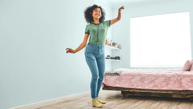 Can Somatic Shaking Really Relieve Daily Stress and Anxiety? What Is ‘Somatic Shaking,’ and Can It Really Reduce Stress?