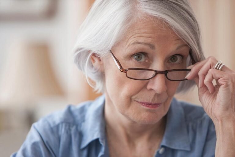 Here's the Average Woman's Social Security Benefit at Ages 62 to 70