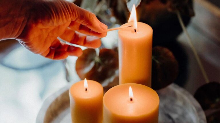 How to use aromatherapy candles to reduce stress How to use aromatherapy candles to reduce stress