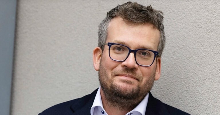 John Green sends exclusive tuberculosis poetry readings to people Search