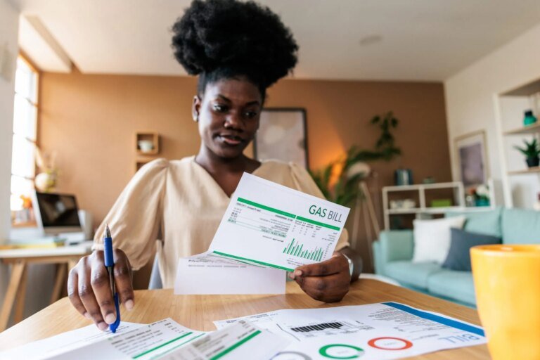 Managing Money Stress with Practical Strategies