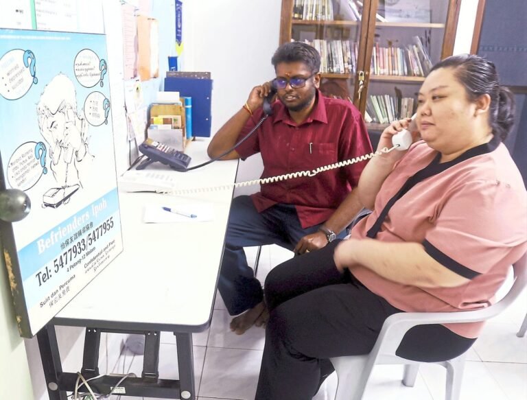 Offering sympathy, emotional support to lonely seniors Offering sympathy, emotional support to lonely seniors
