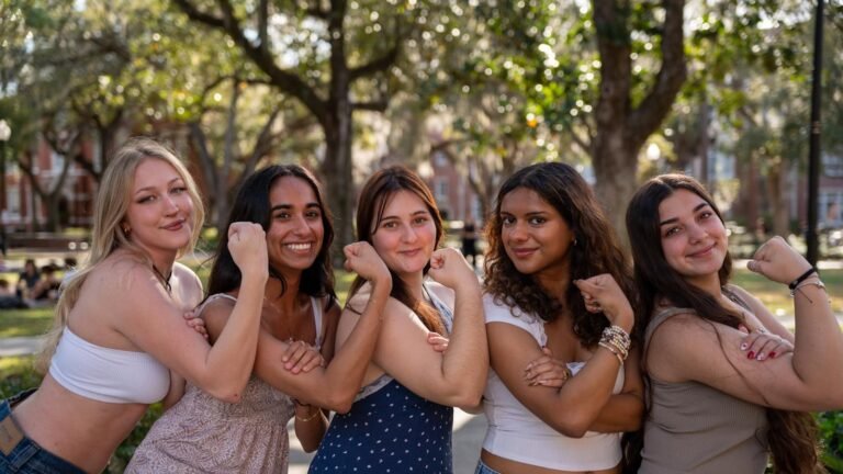 UF students celebrate ‘women supporting women’ through new mental health group UF students celebrate ‘women supporting women’ through new mental health group