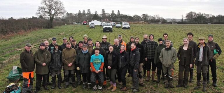 Volunteers Plant ‘Mega Hedge’ 15 Miles Across England, Connecting Wildlife in Two National Parks Volunteers Plant 'Mega Hedge' 15 Miles Across England, Connecting Wildlife in Two National Parks