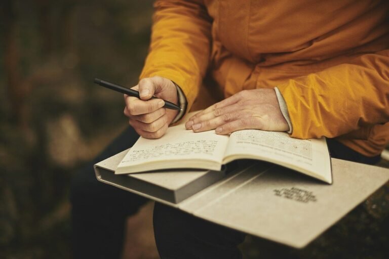 5 Thoughtful Journal Prompts to Help You Discover Who You Are