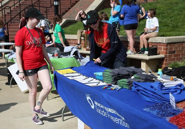Lindenwood Hosts Out of the Darkness Walk to Raise Mental Health Awareness – Lindenlink Lindenwood Hosts Out of the Darkness Walk to Raise Mental Health Awareness – Lindenlink