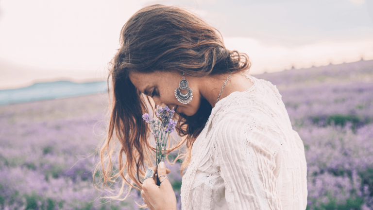 Managing Chronic Anxiety: 4 Thoughtful Tips to Take You From Overwhelm to Empowerment
