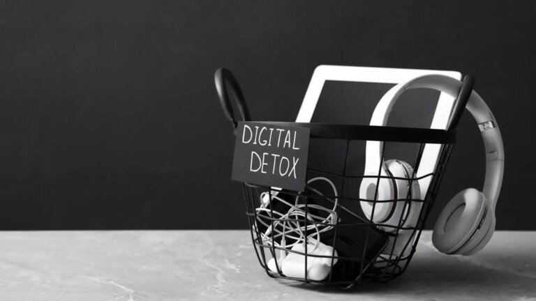 Mulling digital detox? Keep reading Mulling digital detox? Keep reading