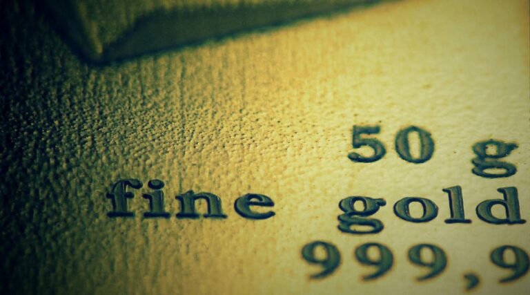 Pinch of Gold Dust May Be Secret to Bringing Longer Lasting and Safer Batteries to Market