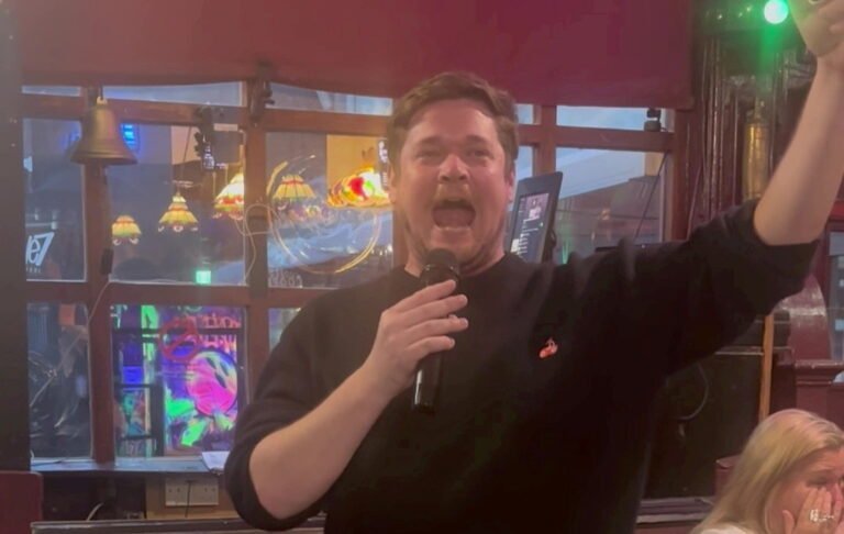 Teacher’s Opera Karaoke Goes Viral and Lands Him Audition on Britain’s Got Talent (WATCH His Nessun Dorma) Teacher's Opera Karaoke Goes Viral and Lands Him Audition on Britain's Got Talent (WATCH His Nessun Dorma)