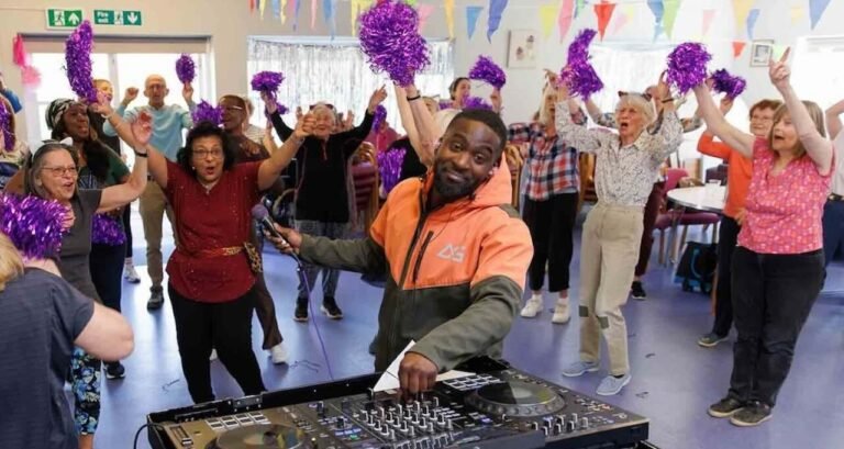 Watch London DJ Lead a Fabulous ‘Day Rave’ at Senior Center to Combat Loneliness Watch London DJ Lead a Fabulous ‘Day Rave’ at Senior Center to Combat Loneliness