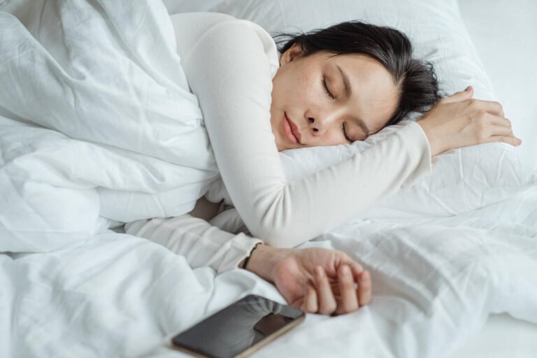 10 Ways to Help You Fall Back Asleep After Waking Up in the Night 10 Ways to Help You Fall Back Asleep After Waking Up in the Night