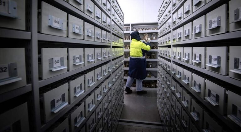 7.4 Mil. Plant and Fungi Samples Have Been Digitized to ‘Democratize Knowledge’ and Save Species 7.4 Mil. Plant and Fungi Samples Have Been Digitized to ‘Democratize Knowledge’ and Save Species