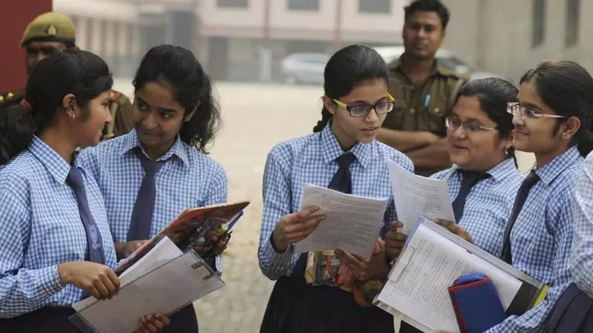 Beyond awareness: Will CBSE’s mental health policy deliver real change in schools? Representative image of students discussing an exam