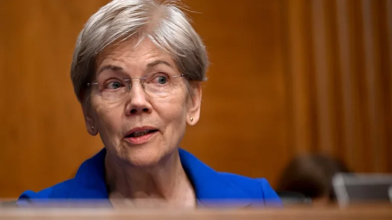 Elizabeth Warren demands Trump clarify Social Security retirement age plans Elizabeth Warren demands Trump clarify Social Security retirement age plans