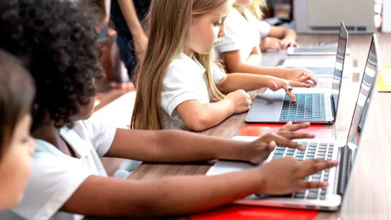 Screen time limits call for nuance, disability advocates say Screen time limits call for nuance, disability advocates say