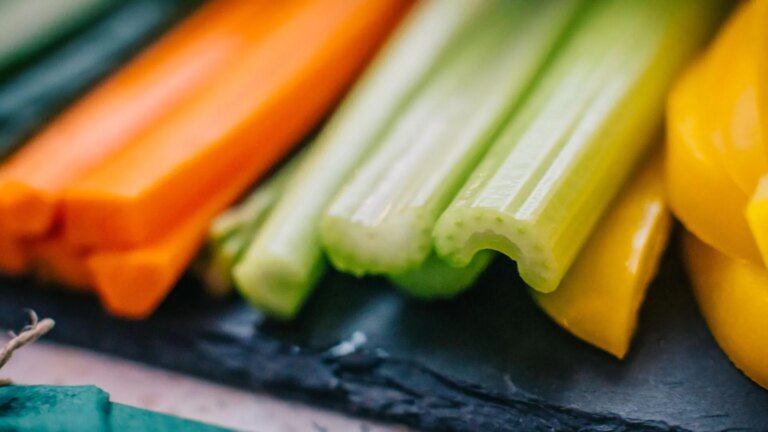 Simple foods that keep your teeth healthy