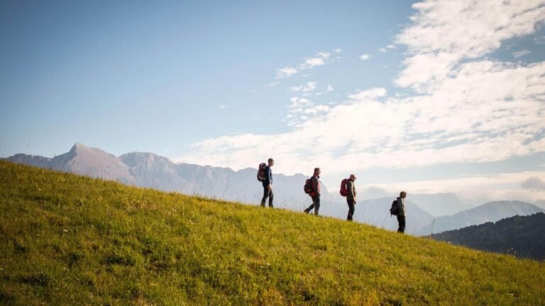 The mindfulness benefits of hiking vs heartbeat workouts
