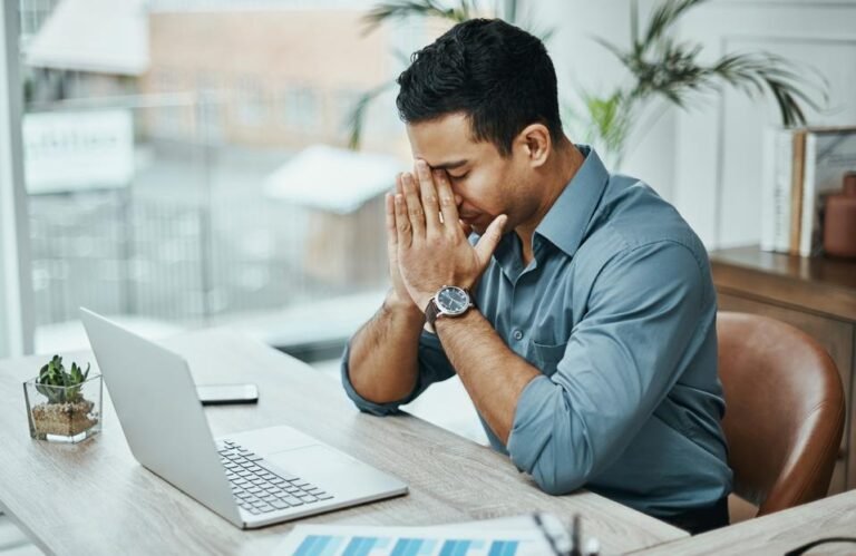 What ‘Silent Burnout’ Actually Looks Like—And How To Avoid It What ‘Silent Burnout’ Actually Looks Like—And How To Avoid It