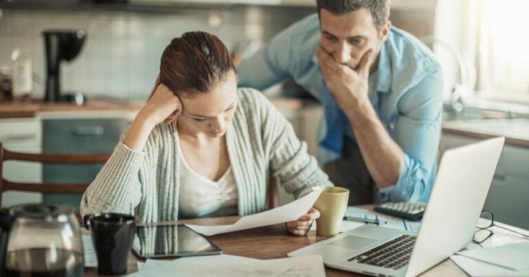 4 in 5 Americans report financial stress. Here’s what it’s doing to their mental health. | Health 4 in 5 Americans report financial stress. Here's what it’s doing to their mental health. | Health
