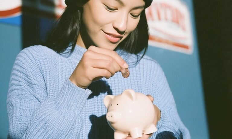 Cash Flow First: The Money Habits Every Solo Founder and Freelancer Needs Before Scaling Cash Flow First: The Money Habits Every Solo Founder and Freelancer Needs Before Scaling