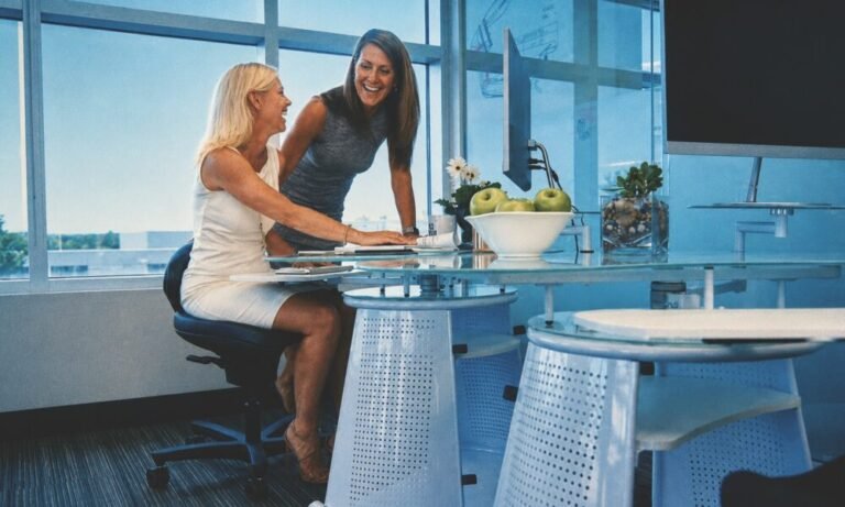 Choosing an Office Chair to Help With Leg Circulation Choosing an Office Chair to Help With Leg Circulation