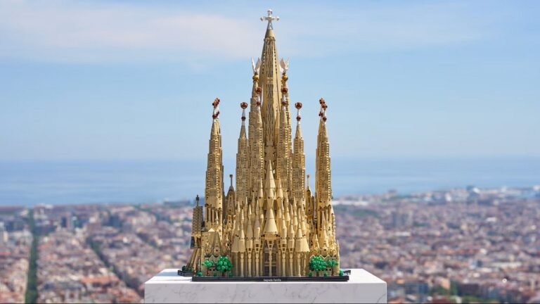 LEGO Debuts Sagrada Familia LEGO Set to Mark Basilica’s Completion and 100 Years Since Gaudi’s Death LEGO Debuts Sagrada Familia LEGO Set to Mark Basilica’s Completion and 100 Years Since Gaudi's Death