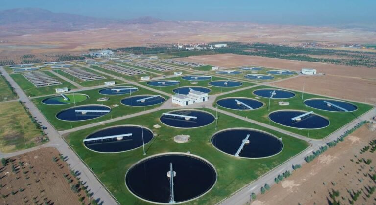 New Solar Tech Makes Desalinating Seawater Cheaper Than Producing Bottled Water New Solar Tech Makes Desalinating Seawater Cheaper Than Producing Bottled Water
