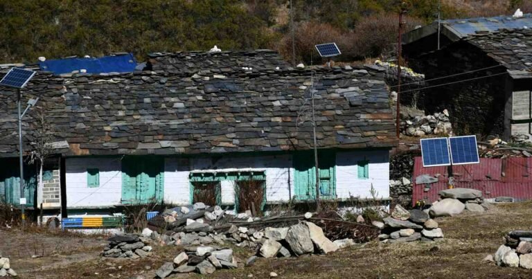 Rooftop Solar Gave Power to Pakistan When Fossil Fuels Failed– it’s Now Called a Boom Rooftop Solar Gave Power to Pakistan When Fossil Fuels Failed– it’s Now Called a Boom