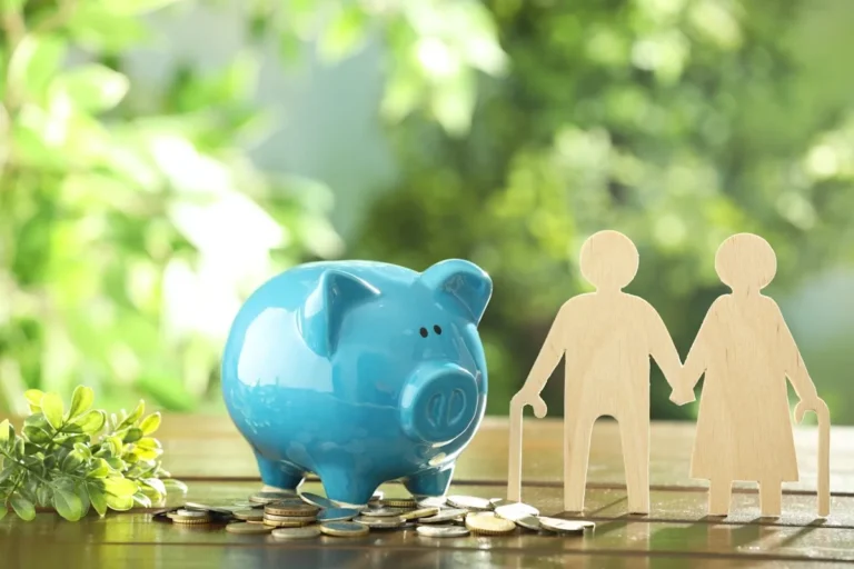 Why the $2,000 Social Security Check Hits Harder for Bottom-Half Earners in 2026 Why the $2,000 Social Security Check Hits Harder for Bottom-Half Earners in 2026