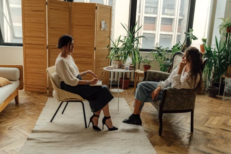 12 Clear Signs You’d Benefit From Therapy 12 Clear Signs You’d Benefit From Therapy