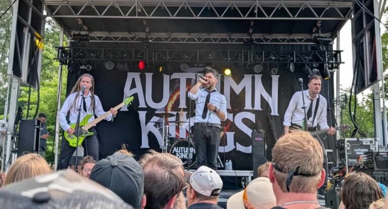 Stranger Gives His Truck to Rock Band to Finish Their Tour, Driving 500 Miles and Back Again (WATCH) Stranger Gives His Truck to Rock Band to Finish Their Tour, Driving 500 Miles and Back Again (WATCH)