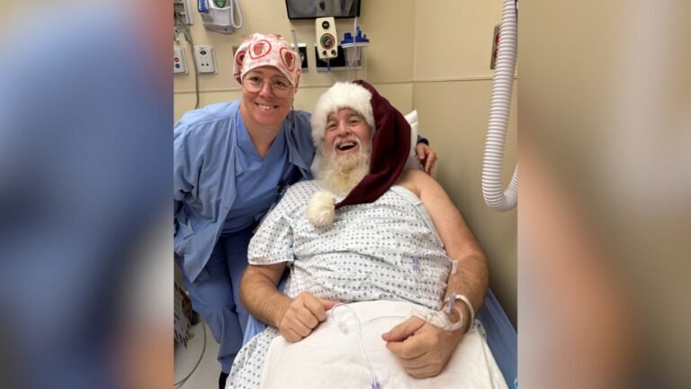 Town’s Beloved Santa Claus Delivers a Very Special Present to Someone in Need–His Donated Kidney Town's Beloved Santa Claus Delivers a Very Special Present to Someone in Need–His Donated Kidney