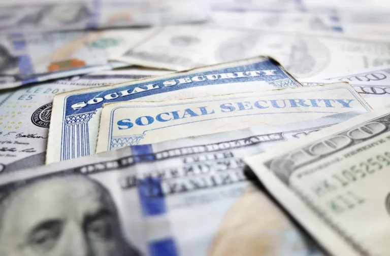 What Happens to Your Social Security Benefit if Your Spouse Dies?
