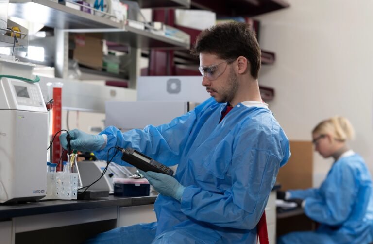 ‘Resilient Scientist’ Series Offers Practical Strategies for Building Student Resilience ‘Resilient Scientist’ Series Offers Practical Strategies for Building Student Resilience