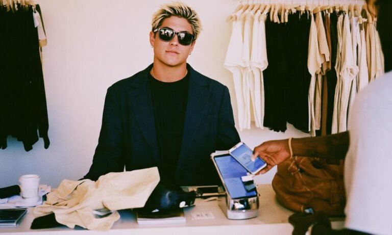 7 Reasons Cashless Payments Are Beneficial for Small Entrepreneurs