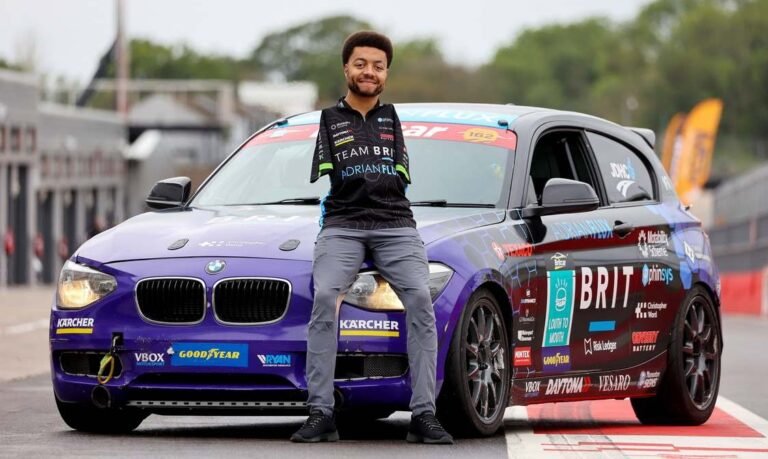 Armless Racing Driver Hits 110 mph Steering with His Feet–Aims to Make History at Le Mans Armless Racing Driver Hits 110 mph Steering with His Feet–Aims to Make History at Le Mans