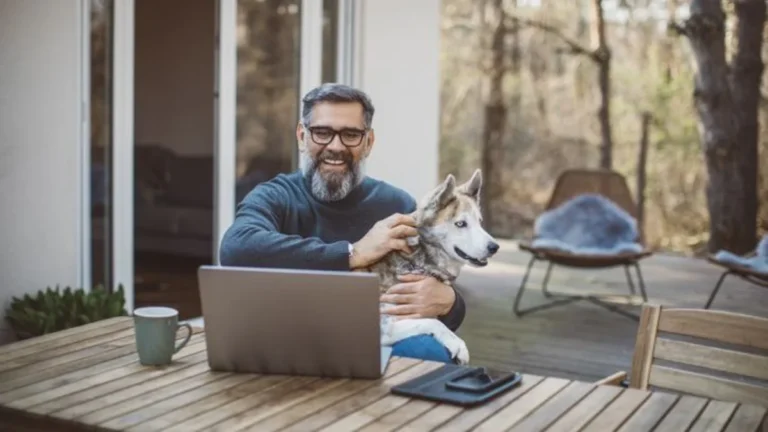 Can I Retire at 62 With $500k in a Roth IRA and $2,000 in Monthly Income? Can I Retire at 62 With $500k in a Roth IRA and $2,000 in Monthly Income?