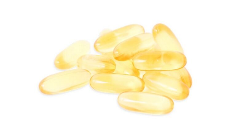 Common Supplement Rivals Antibiotics for Severe Gum Disease When Taken with Low-Dose Aspirin