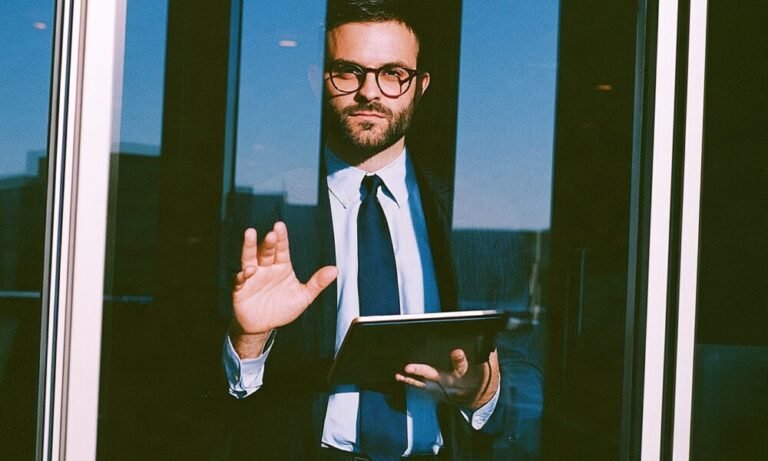 How Smart Founders Buy Back Their Time How Smart Founders Buy Back Their Time