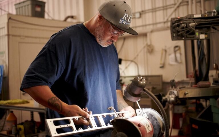 Nonprofit Puts Ex-Cons to Work with Paid Apprenticeships as Machinists Nonprofit Puts Ex-Cons to Work with Paid Apprenticeships as Machinists