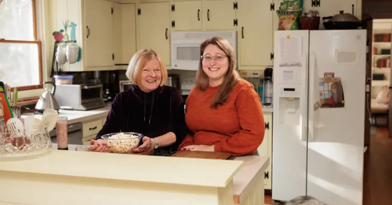 Roommates with a 46-year age gap save on rent Search