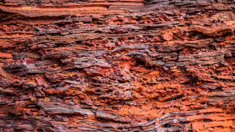 Scientists Determine Australia’s Vast Red Deserts Could Fuel a Hydrogen-Powered Energy Revolution Scientists Determine Australia's Vast Red Deserts Could Fuel a Hydrogen-Powered Energy Revolution