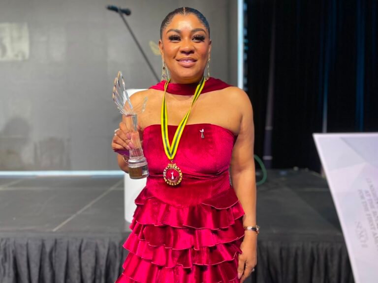 Thara Brigitte Mills Simmonds wins the forty-under-40 education award Thara Brigitte Mills Simmonds wins the forty-under-40 education award