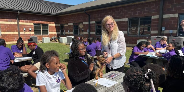 Therapy dogs help Bessemer students manage emotions, support mental health Therapy dogs help Bessemer students manage emotions, support mental health