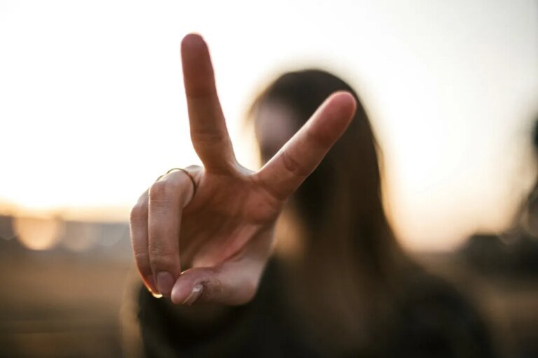 7 Mindful Quotes for Those Stressful Moments When You’re Taking Things Personally 7 Mindful Quotes for Those Stressful Moments When You’re Taking Things Personally