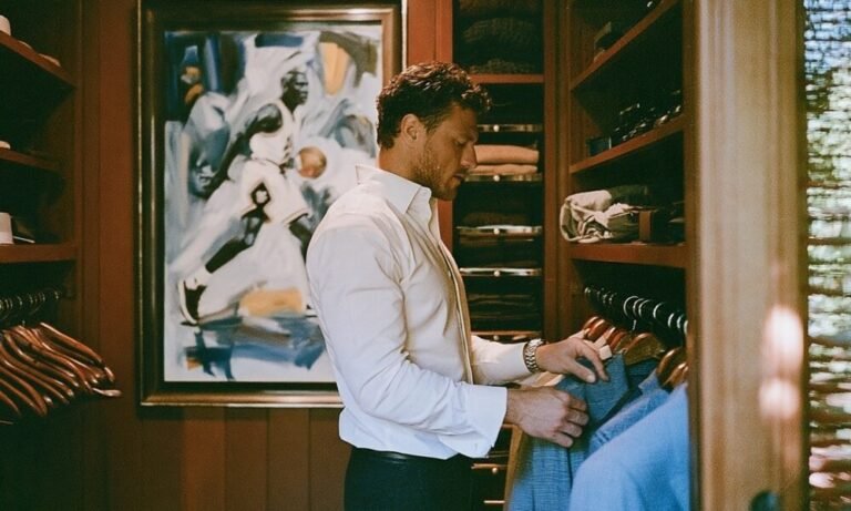 How to Create a Versatile Wardrobe Without Buying Too Much